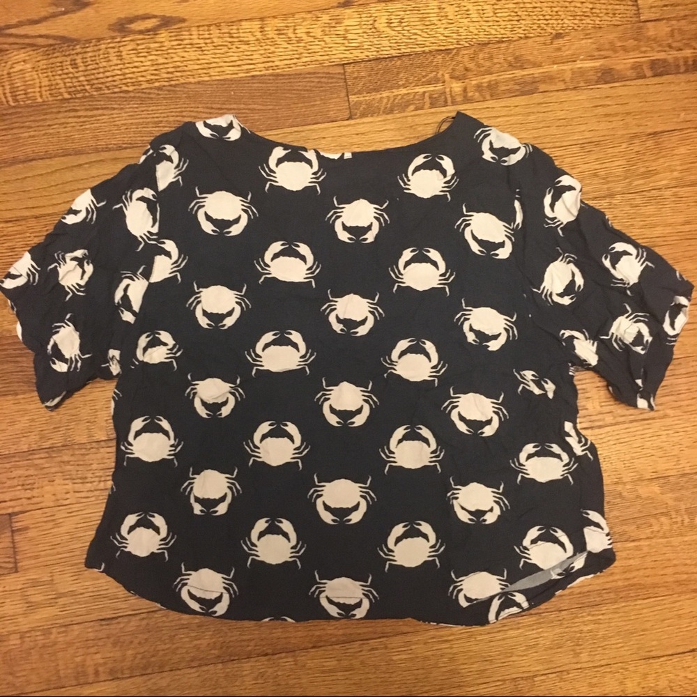 Navy cropped shirt with split open back